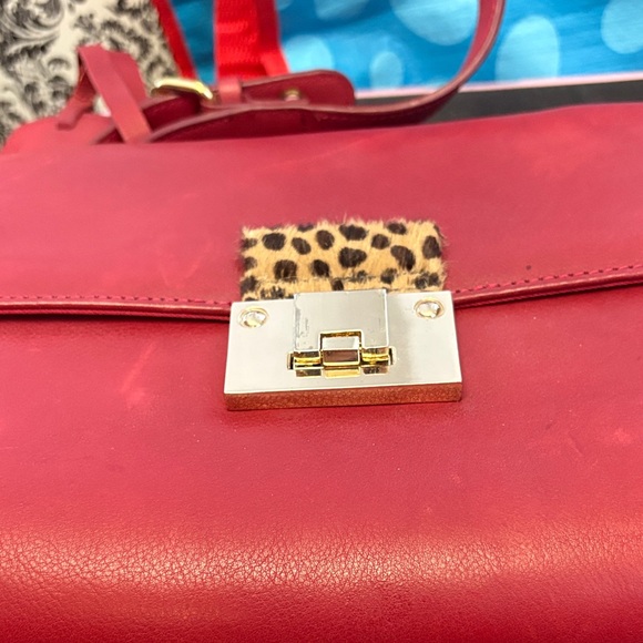 Stunning Leather GAYA Red Crossbody or handbag Bag with Gold Accents - Picture 11 of 15